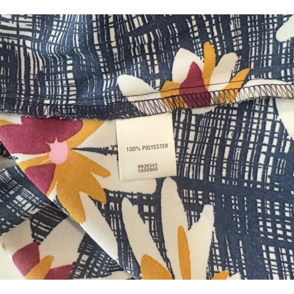 VAN HEUSEN Women SZ M Navy Blue Floral Basic Casual Top Blouse Ruffle 3/4 sleeve - Picture 4 of 16